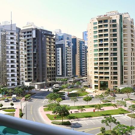 دبي Care Holiday Homes Apartments Barsha Heights المظهر الخارجي الصورة